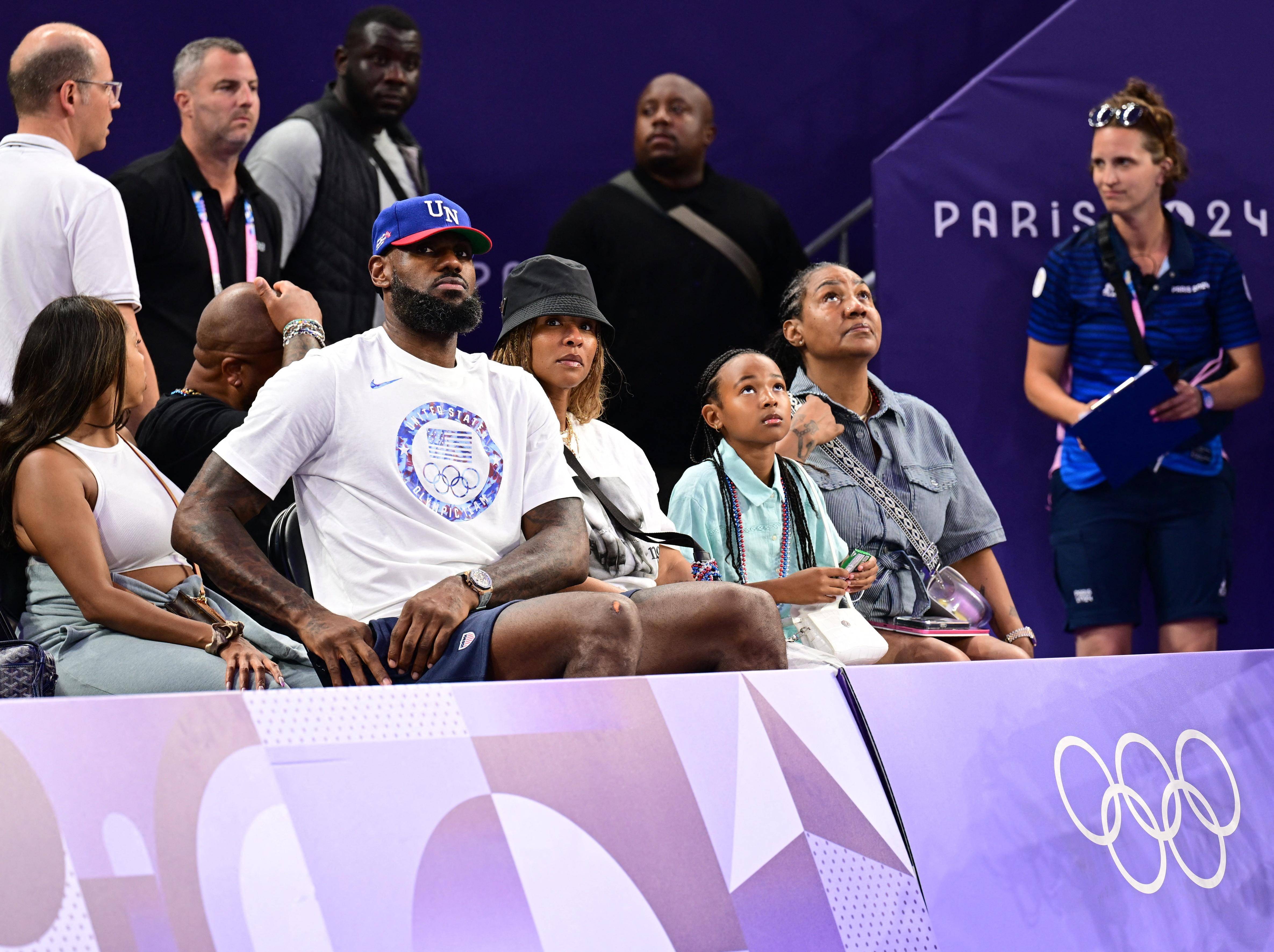 詹姆斯在西班牙队比赛中持续失利，夺冠引发热议！热度持续攀升的简单介绍-开云体育移动端